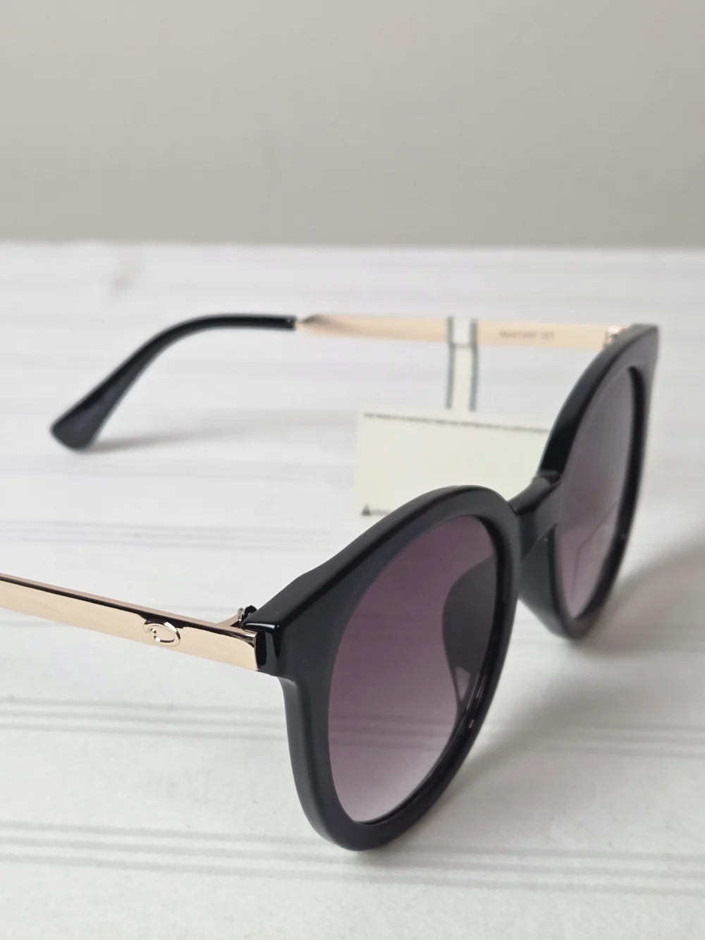 Oscar de la Renta Black Frames with Purple Lenses Sunglasses